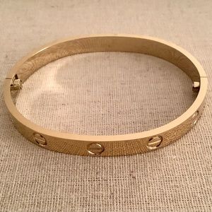 ICONIC LOVE BRACELET